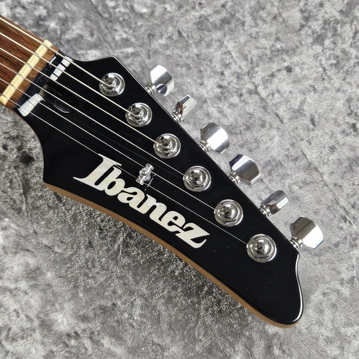 ギター Ibanez AZ42P1-BK Amazon.com: Ibanez Premium AZ42P1 Electric Guitar - Black