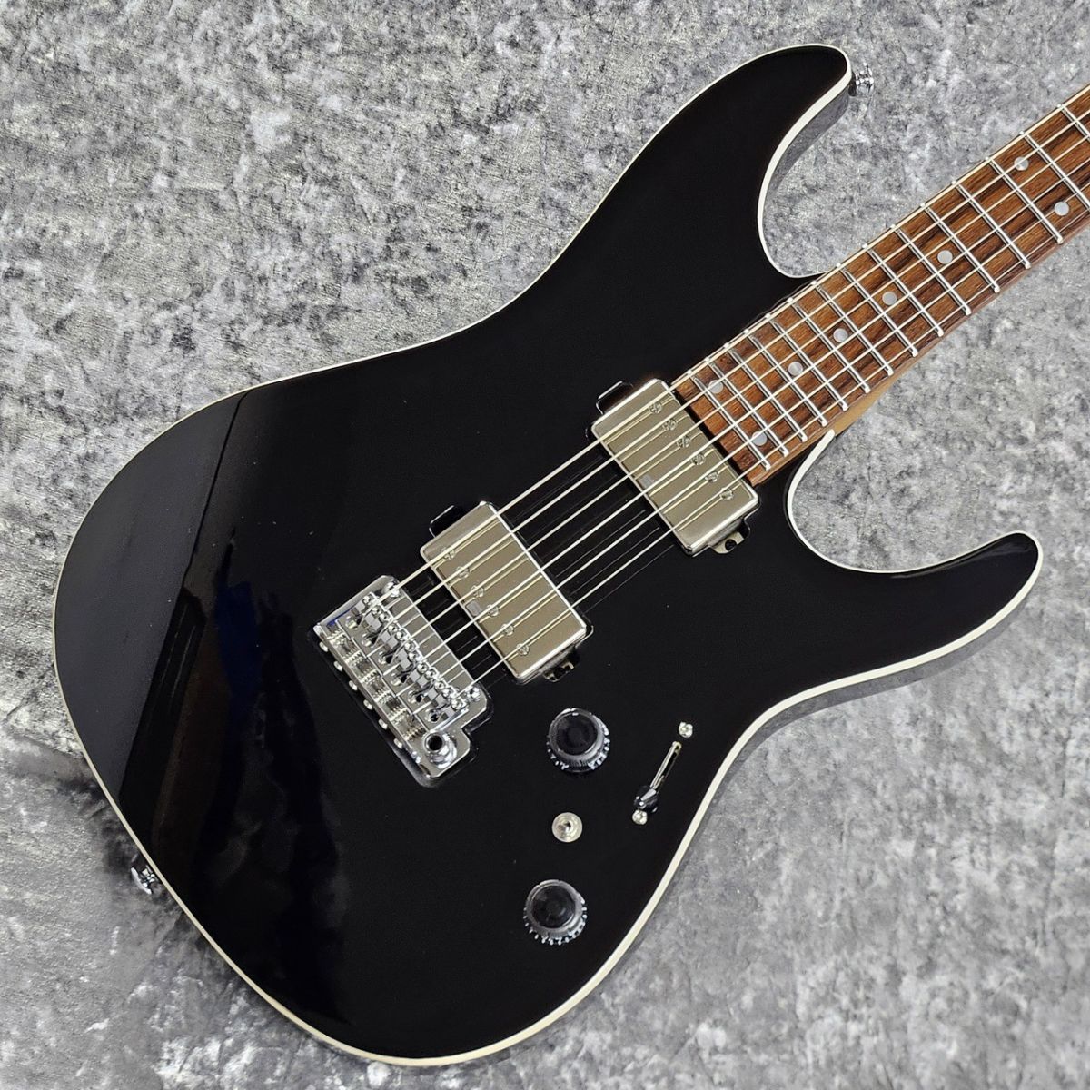 ギター Ibanez AZ42P1-BK Amazon.com: Ibanez Premium AZ42P1 Electric Guitar - Black