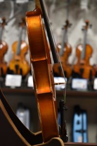 1979年製 ヴィンテージ 鈴木バイオリン No.330 Size3/4 リンツ楽器 / スズキ バイオリン No.330 3/4 弓、ケースセット USED