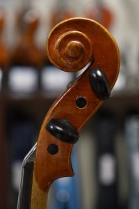 1979年製 ヴィンテージ 鈴木バイオリン No.330 Size3/4 リンツ楽器 / スズキ バイオリン No.330 3/4 弓、ケースセット USED