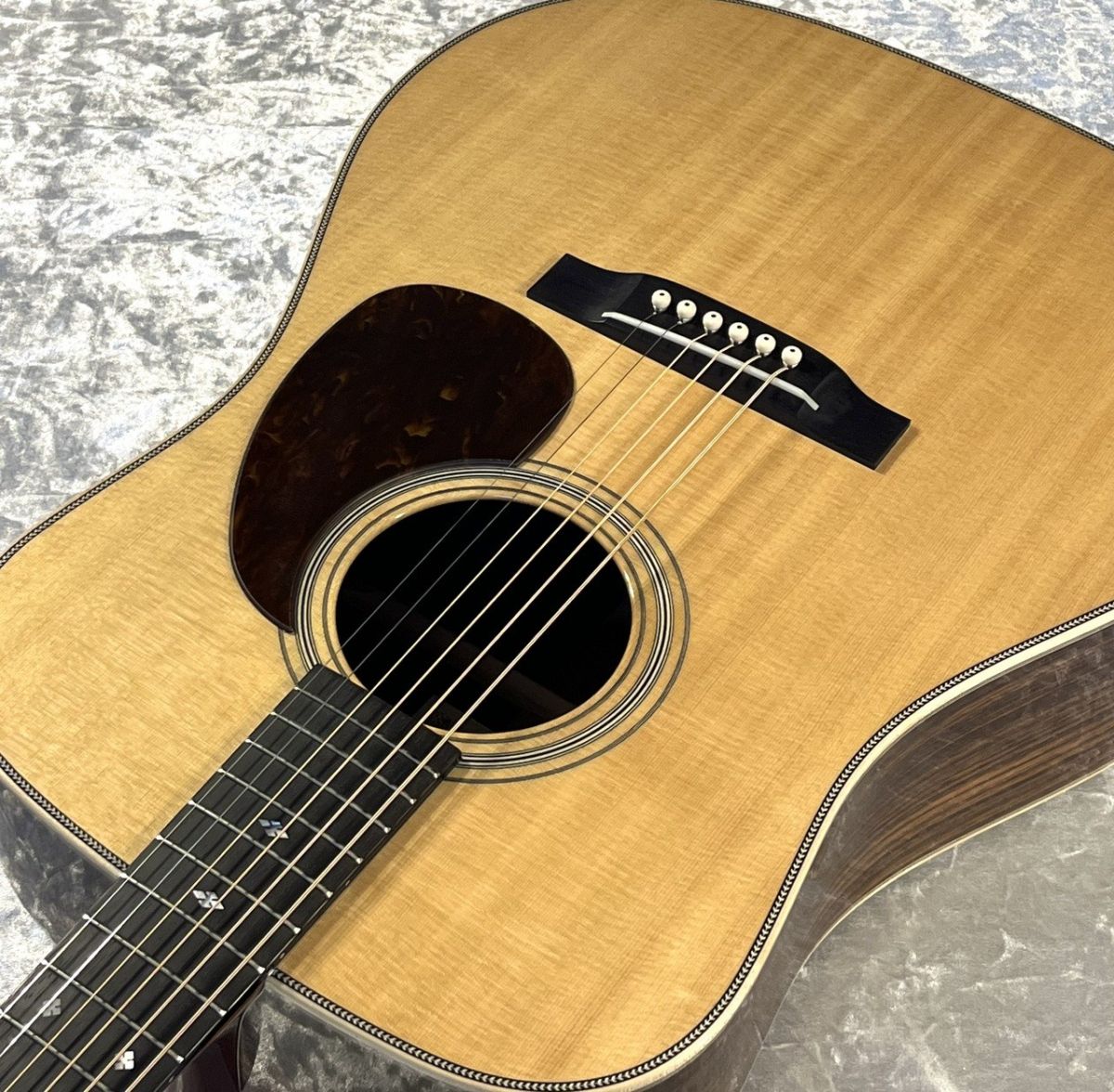 D. PRE-WAR | 【クロサワ楽器店オンラインショップ】いい楽器とのいい