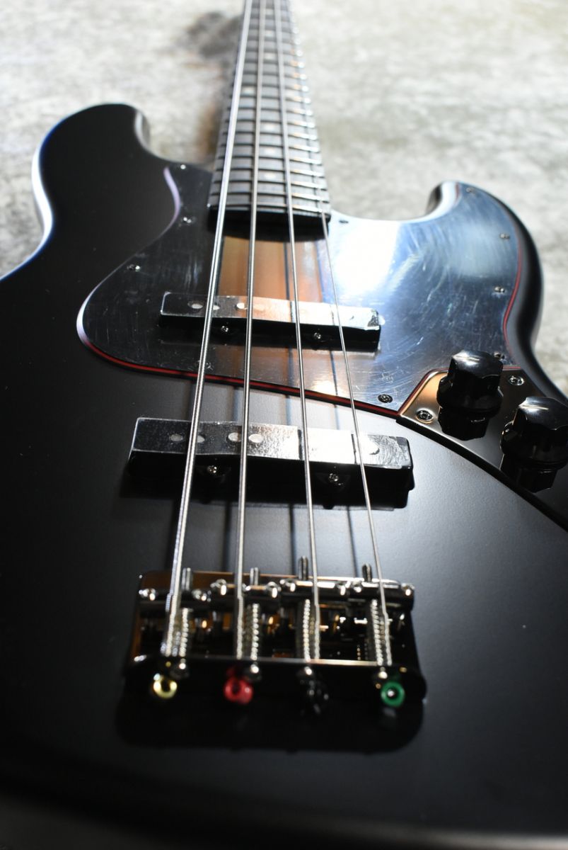 Made in Japan Limited Hybrid II Jazz Bass -Noir, Black