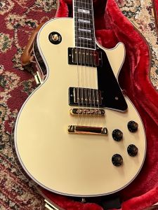 レスポールタイプ　レアな薄型ボディ 今注目！ギブソン薄型ボディーのレスポール「Gibson Les Paul