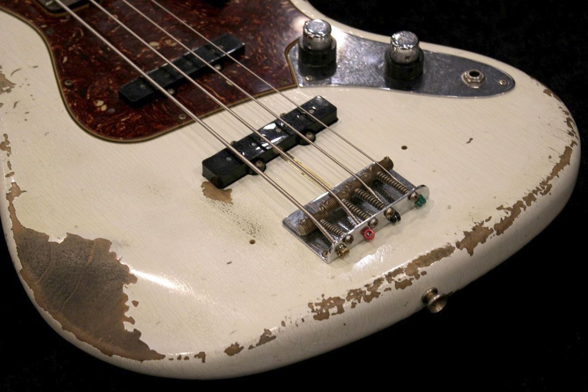 2019 Custom Built '61 Jazz Bass Heavy Relic /Olympic White