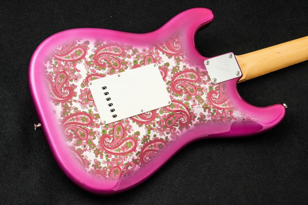 レアな商品！東京限定六本木バージョン＆銀座有楽町バージョン2個セット Made in Japan Limited Stratocaster Pink Paisley | 【クロサワ