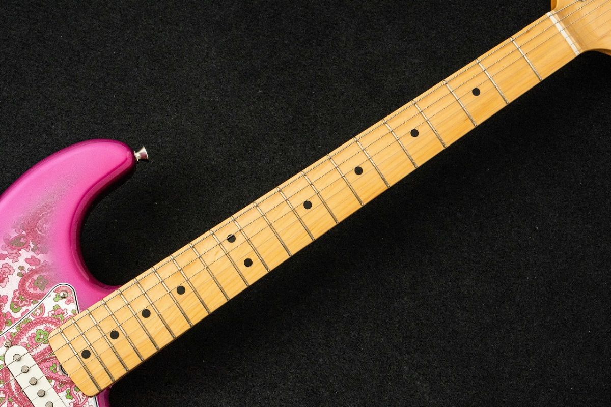 レアな商品！東京限定六本木バージョン＆銀座有楽町バージョン2個セット Made in Japan Limited Stratocaster Pink Paisley | 【クロサワ