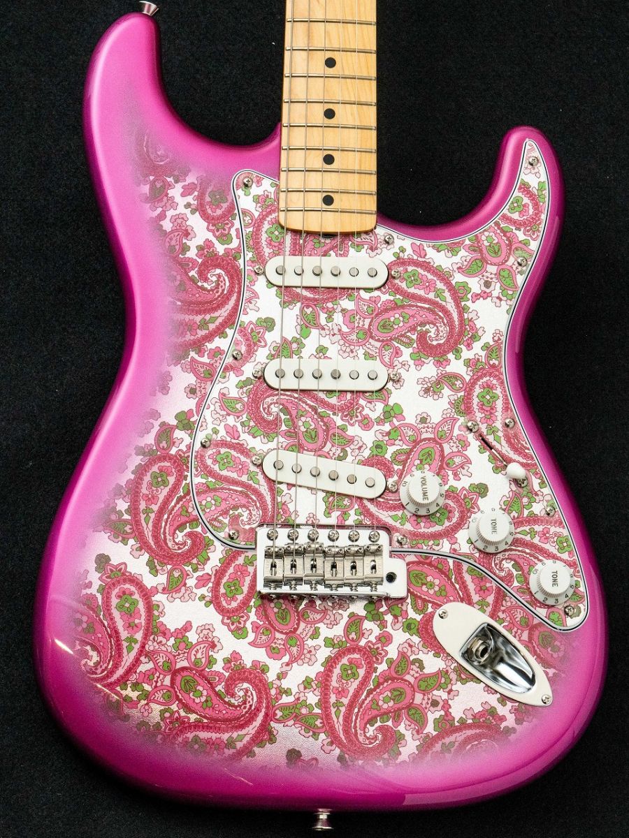 レアな商品！東京限定六本木バージョン＆銀座有楽町バージョン2個セット Made in Japan Limited Stratocaster Pink Paisley | 【クロサワ