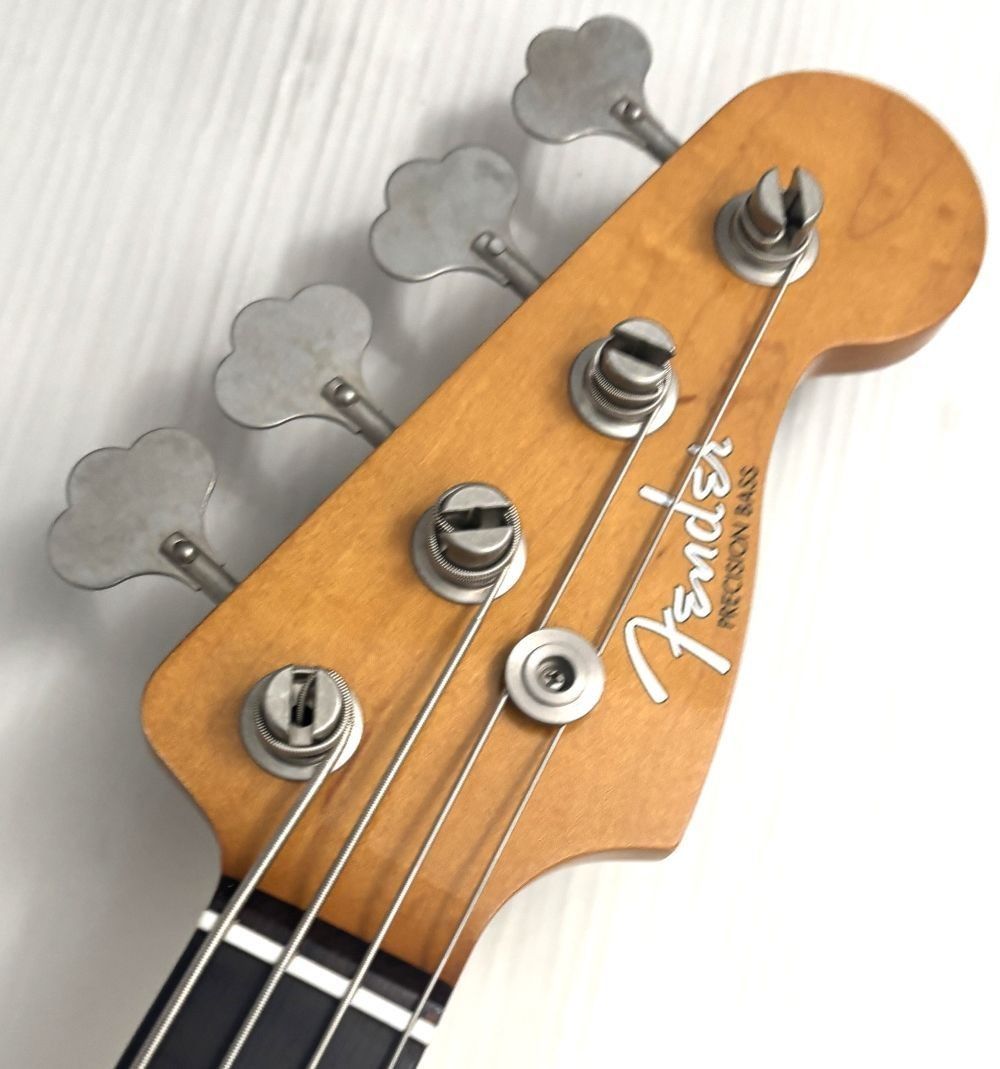 Limited Edition Vintera II Road Worn '60s Precision Bass -Charcoal