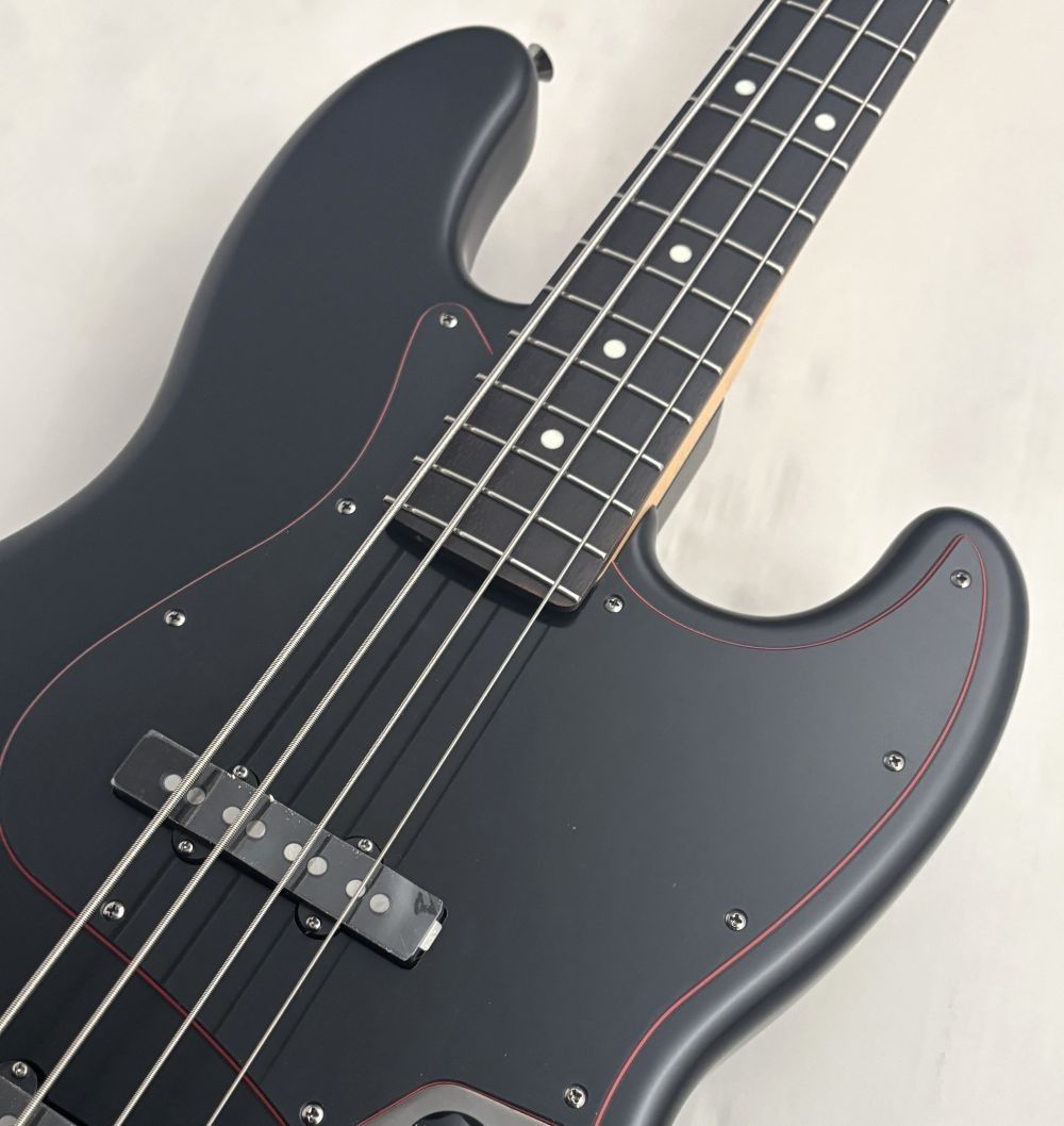 Made in Japan Limited Hybrid II Jazz Bass -Noir