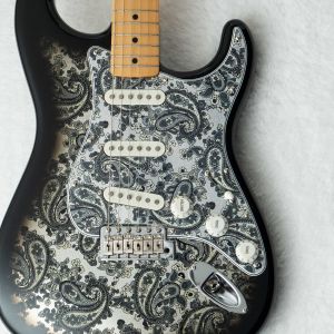 Fender Made in Japan Limited Stratocaster Black Paisley 【限定復活】【フレイムネック個体】【JD25020957】
