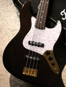 Hondo ブラック エレキベース 4弦 Hondo ブラック エレキベース 4弦 Hondo ブラック エレキベース