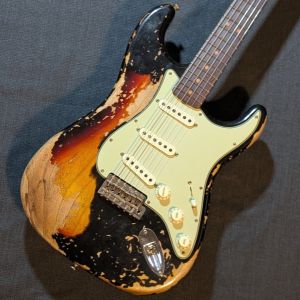 Fender Custom Shop、サンバースト 系のエレキギター検索結果