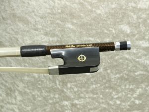 チェロ弓　CodaBow　Diamond GX DIAMOND GX | 【クロサワ楽器店オンラインショップ】いい楽器と
