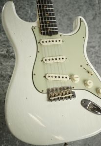 Fender Custom Shop、白 系のエレキギター検索結果一覧 | 【クロサワ