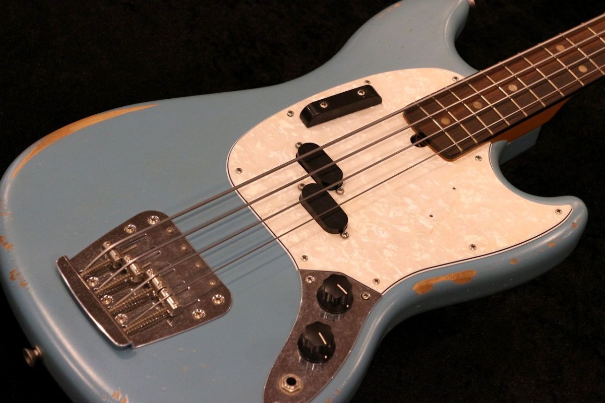 Fender JMJ Road Worn Mustang Bass7/2限定値下 Fender JMJ Road Worn Mustang Bass Black F-0144060306 — L.A. Music
