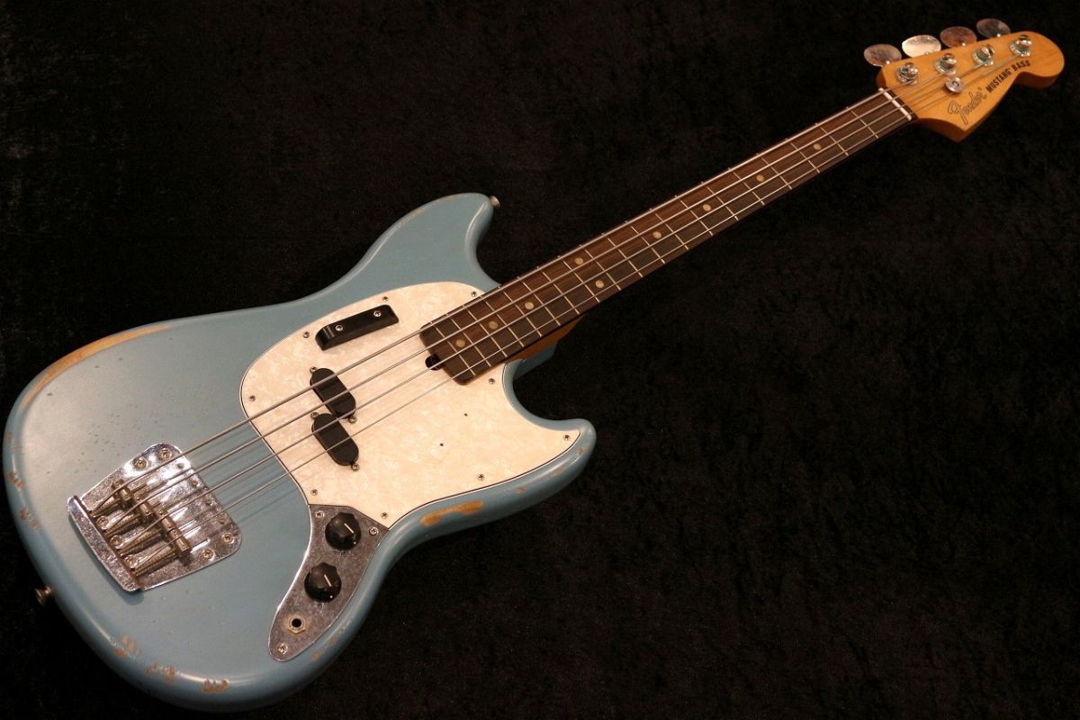 Fender JMJ Road Worn Mustang Bass7/2限定値下 Fender JMJ Road Worn Mustang Bass7/2限定値下 Fender JMJ Road