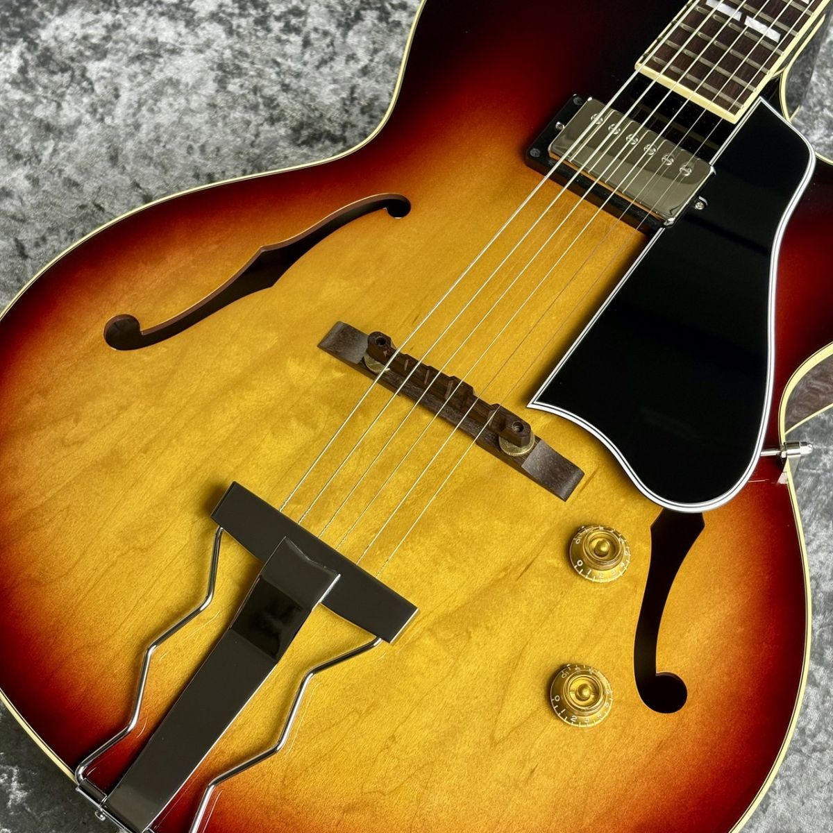 Archtop Tribute ATC175 フルアコ アーチトップギター Archtop Tribute ATC175 | 【クロサワ楽器店オンラインショップ
