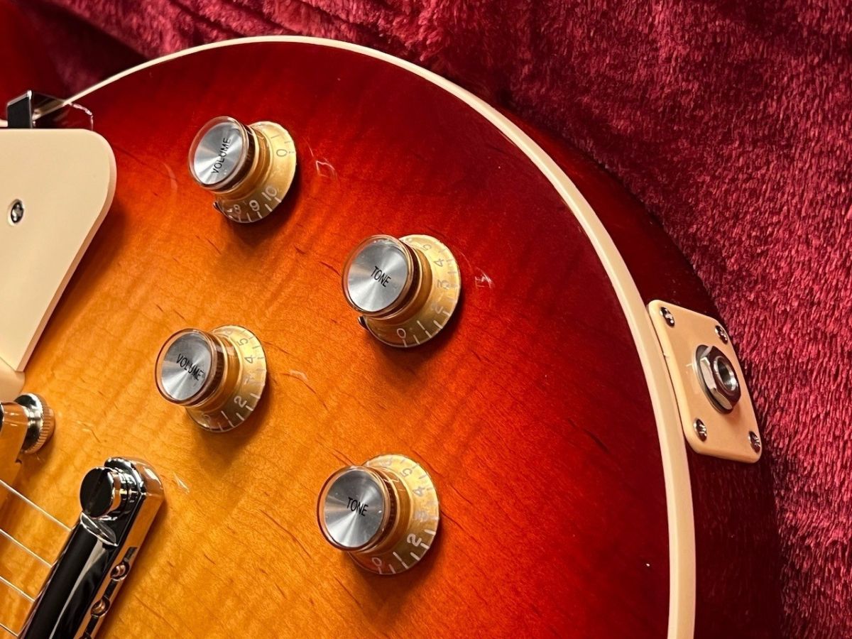 Les Paul Standard '60s AAA Figured Top Heritage Cherry Sunburst