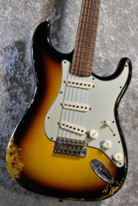 Fender Custom Shop、サンバースト 系のエレキギター検索結果