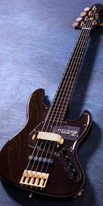 ATELIER Z エレキベース ブラック ATELIER Z エレキベース beta-4/standard ブラック 傷や汚れあり