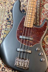 黒 系、22フレットのベース検索結果一覧 | 【クロサワ楽器店