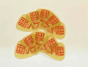 【弦新品】Buroze アコースティックギター/ピック.ストラップ付 Amazon.co.jp: ベースギターストラップ | レザーエンドとピック