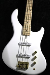 白 系、4弦のベース検索結果一覧 | 【クロサワ楽器店オンライン