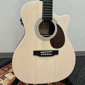 期間限定特価‼️極美品❣️値下げ最終特価❣️黒沢楽器　スタッフォードＳＦＰ２００Ｄ 極美品❣️値下げ最終特価❣️黒沢楽器 スタッフォード