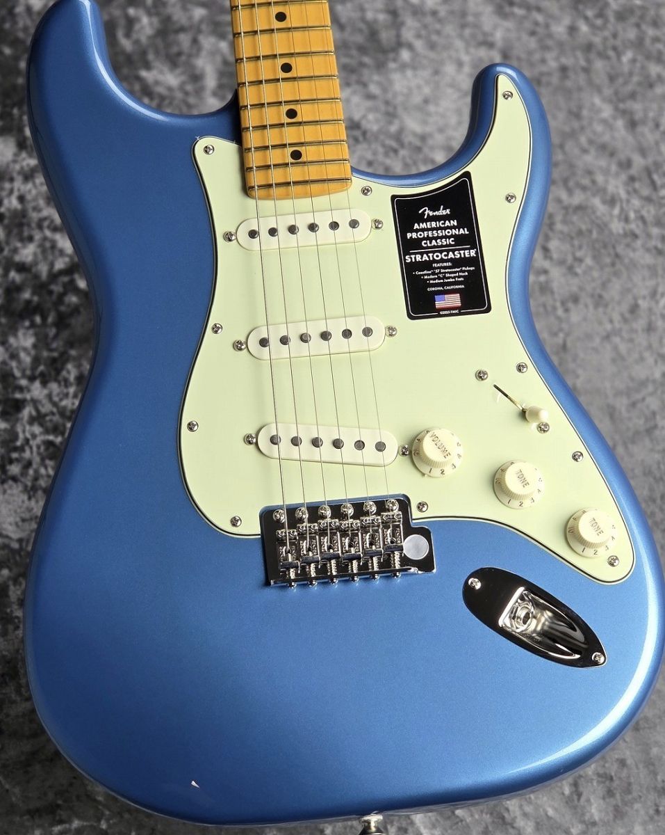 American Professional Classic Stratocaster MN / Faded Lake Placid