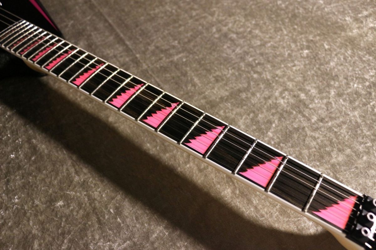 E-ALEXI PINK SAWTOOTH 
