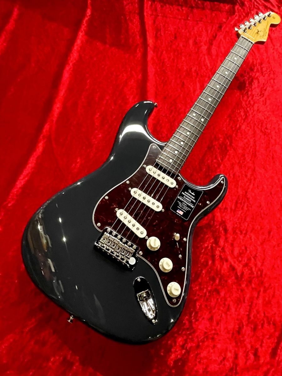 American Professional Classic Stratocaster -Faded Black