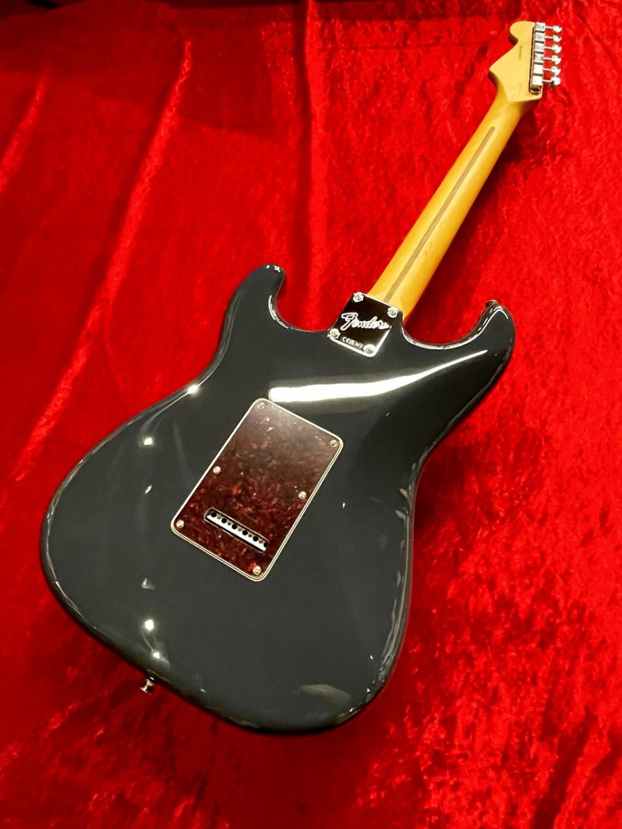 American Professional Classic Stratocaster -Faded Black