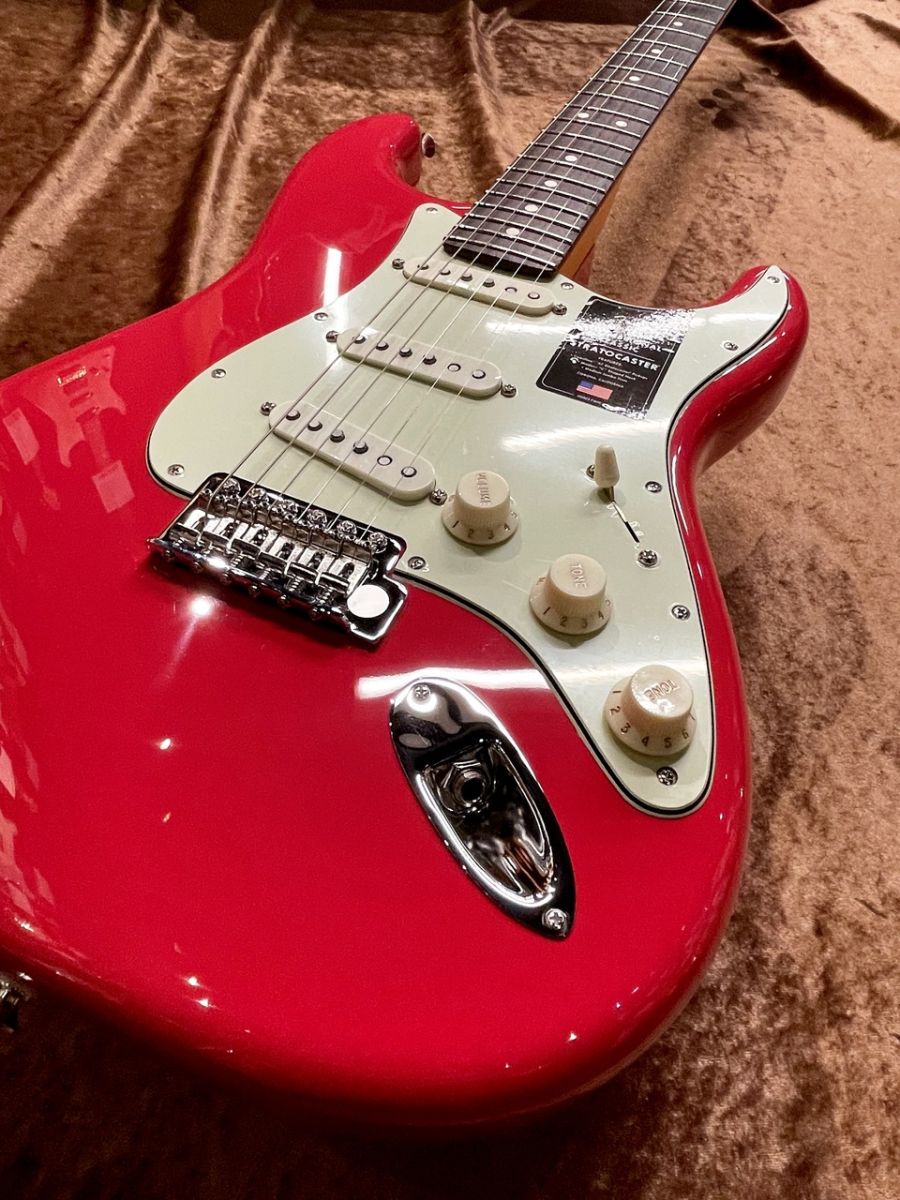 American Professional Classic Stratocaster -Faded Dakota Red