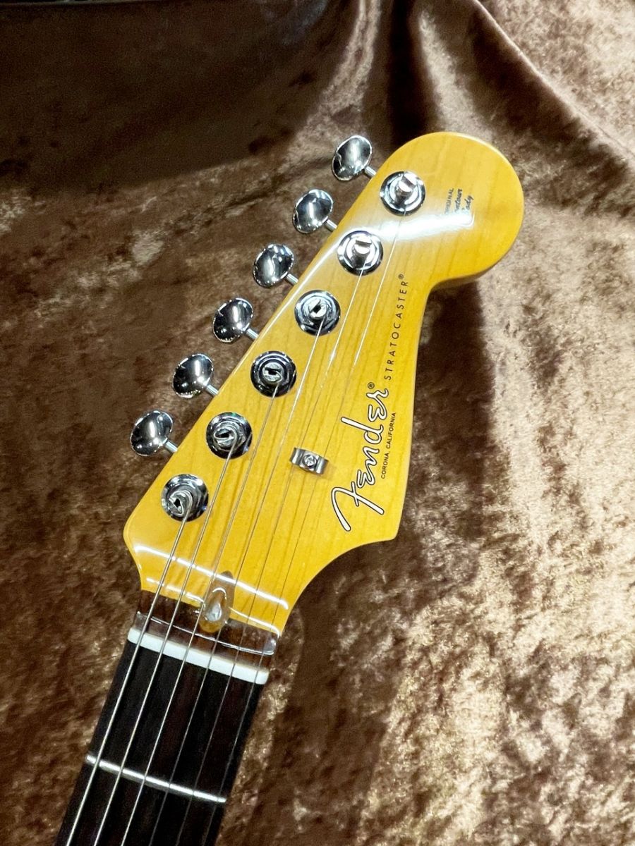 American Professional Classic Stratocaster -Faded Dakota Red