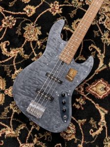 Bacchus 【黒帯】JAZZ BASS タイプ hqdefault.jpg