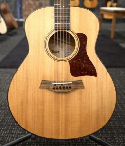 Taylor アコースティックギター 6弦 スプルース Taylor アコースティックギター 6弦 スプルース