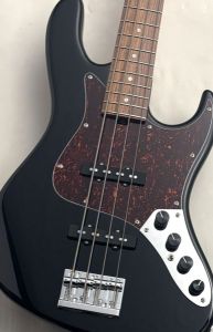 ブラックエレキベース 4弦 ブラックエレキベース 4弦
