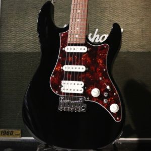 ストラト タイプ、黒 系のエレキギター検索結果一覧