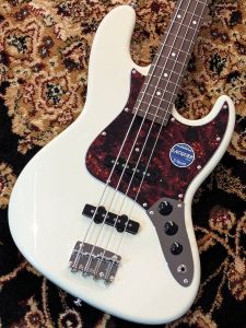 白 系のベース検索結果一覧 | 【クロサワ楽器店オンライン