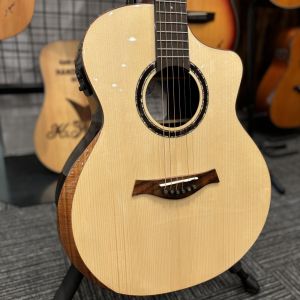 アコースティックギター ナチュラル ナチュラル / 木目 系のアコースティックギター検索結果一覧