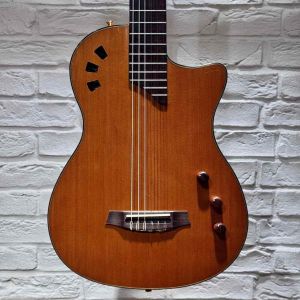 Cordoba STAGE 【USED】【杉/マホガニー】【48回無金利】【買取・下取強化中!】