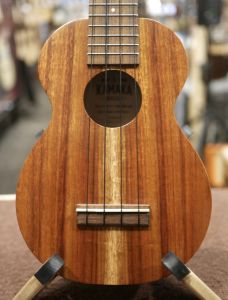 Kamaka 【当店限定プレゼント】 HF-1 #230040 【美しい杢目とサップ】【分割手数料0%】【送料当社負担】