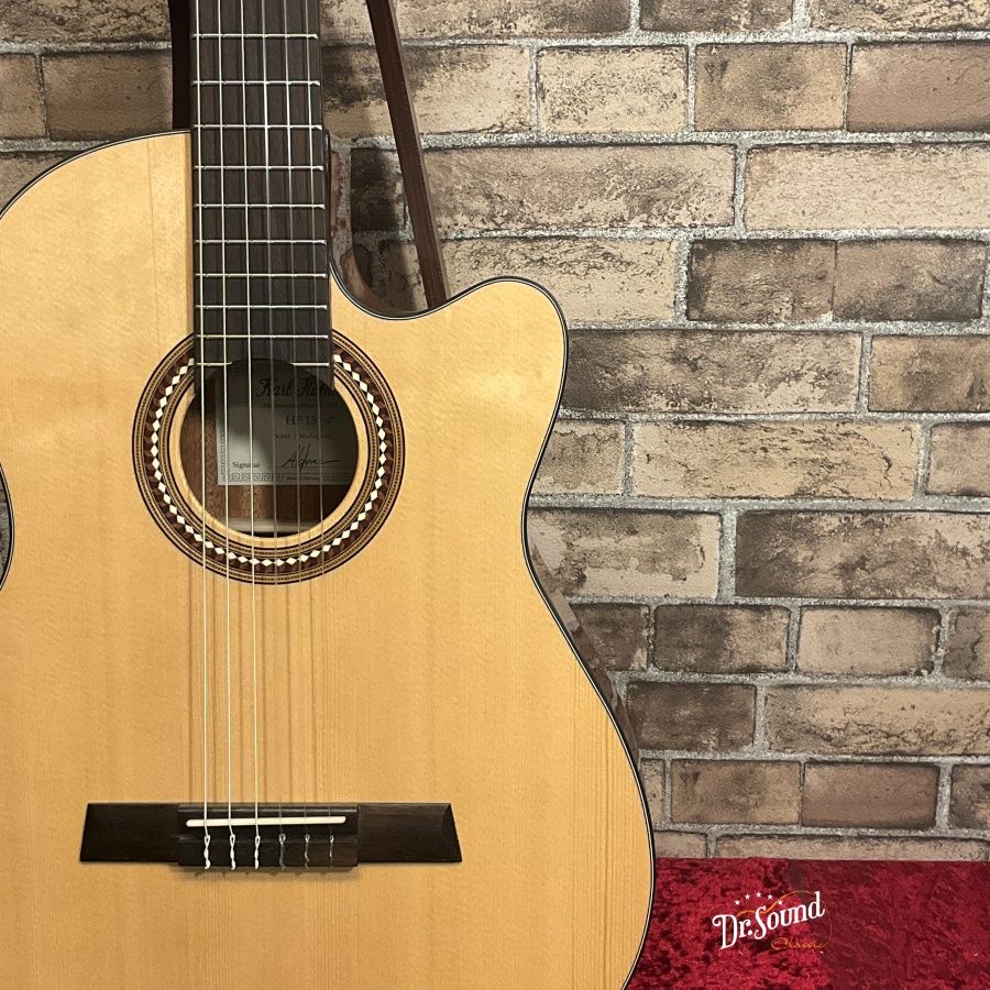 カール・ヘフナー Hofner Classic Series HF15C カッタウェイ 新作