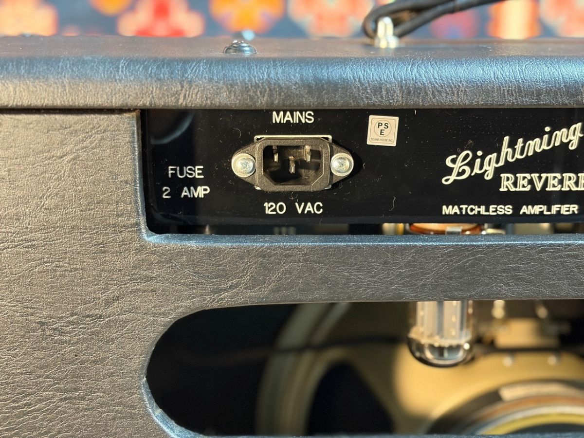 Lightning Reverb | 【クロサワ楽器店オンラインショップ】いい楽器と