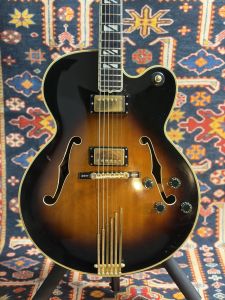 Gibson Super V 1980年製