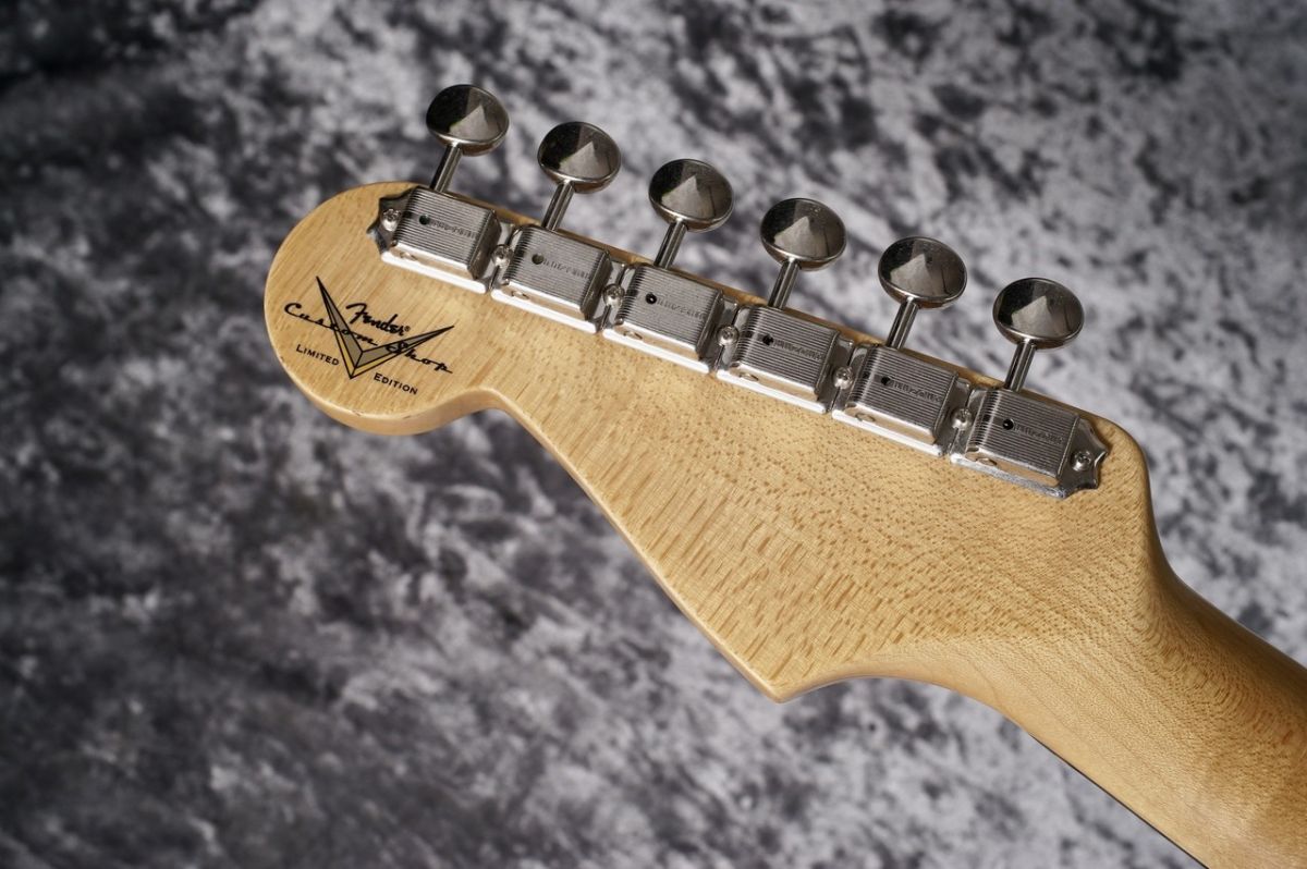 Limited Edition Roasted Stratocaster Journeyman Relic / Black