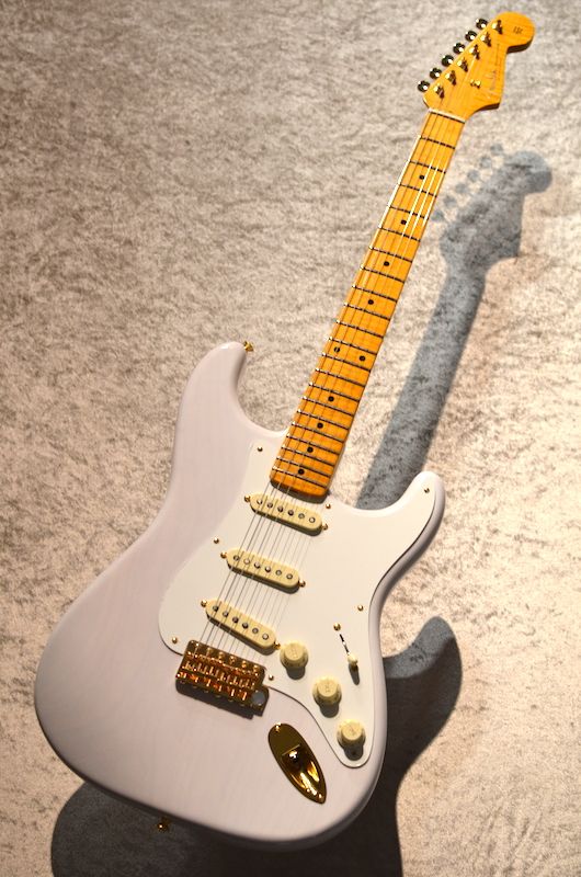 MagaAmerican Vintage Ⅱ 1957 Limited Edition American Vintage II 1957 Stratocaster 3A Flame