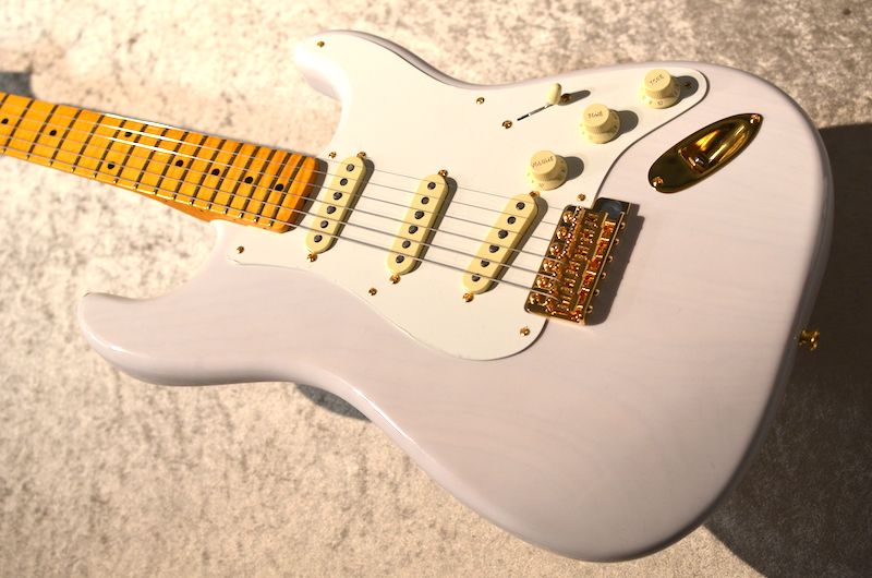 Limited Edition American Vintage II 1957 Stratocaster 3A Flame
