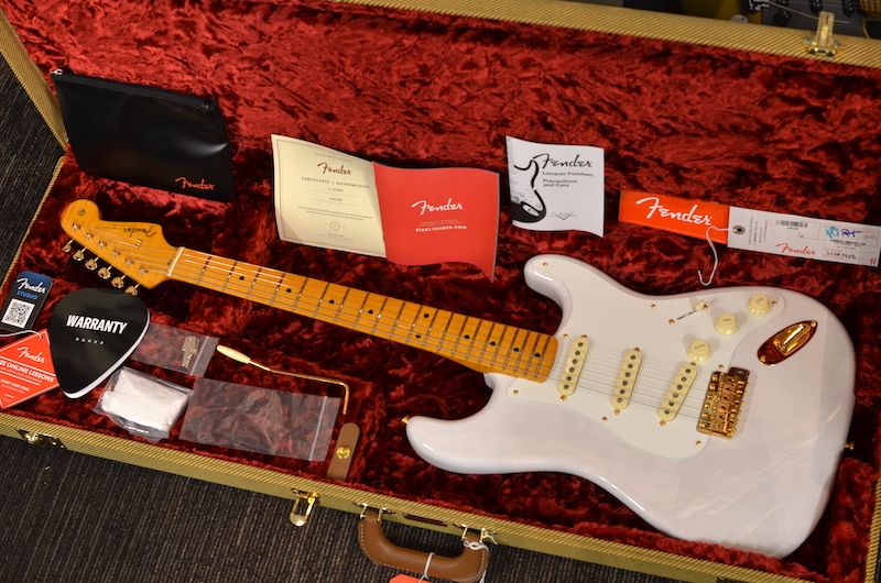 Limited Edition American Vintage II 1957 Stratocaster 3A Flame