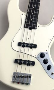 白 系、ローズウッド指板のベース検索結果一覧 | 【クロサワ楽器店